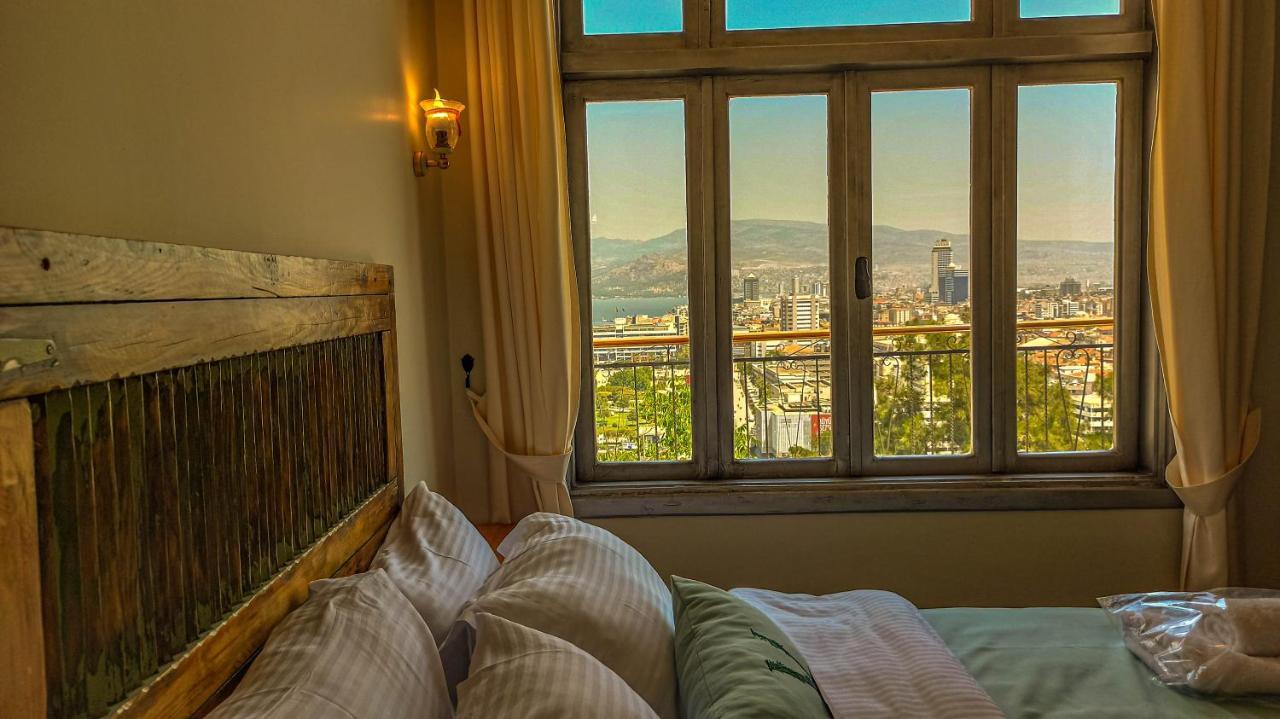 Variante Hotel Izmir Bagian luar foto