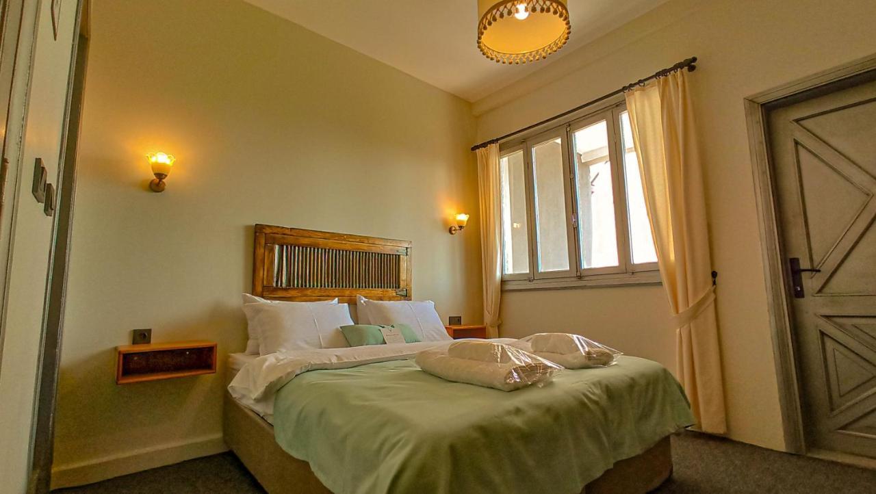Variante Hotel Izmir Bagian luar foto